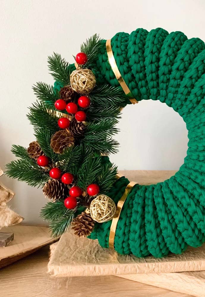 Crochet Christmas Wreath - 02