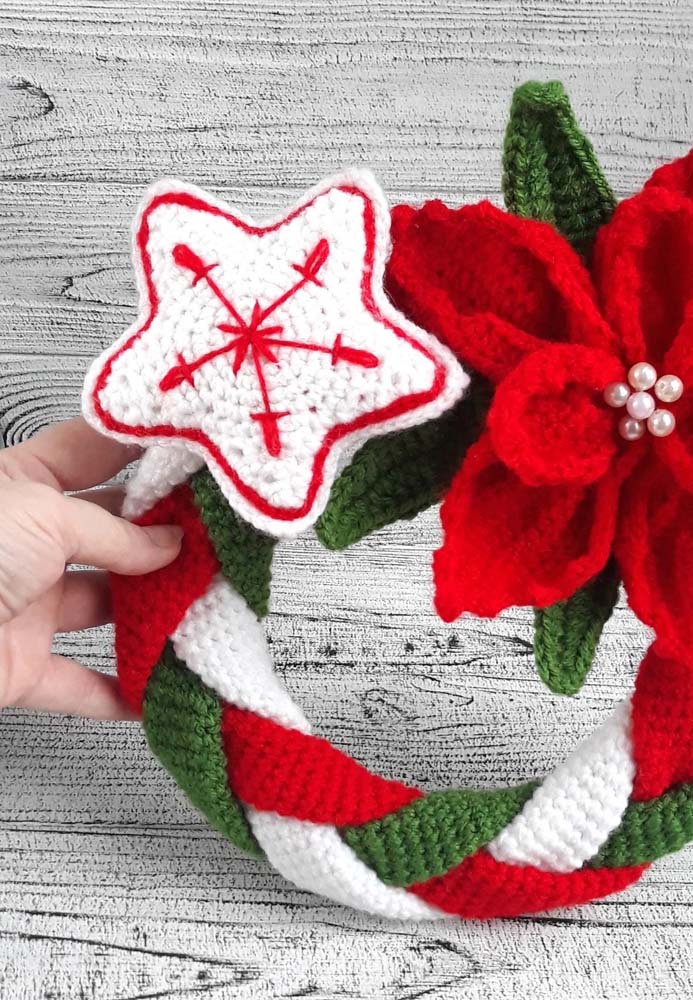 Crochet Christmas Wreath - 30