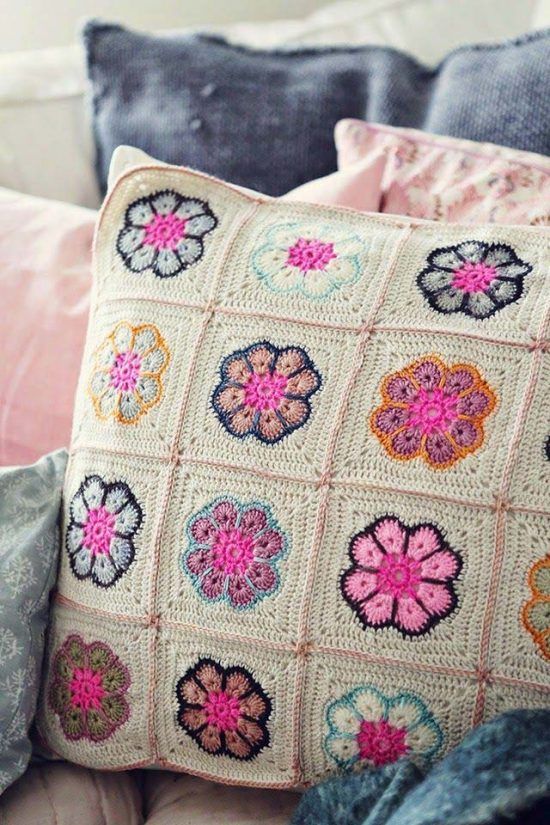 Crochet pillow cover - 02