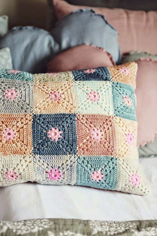 Crochet pillow cover - 06