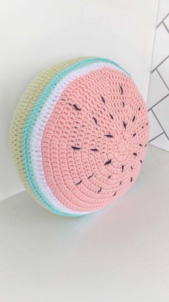 Crochet pillow cover - 25