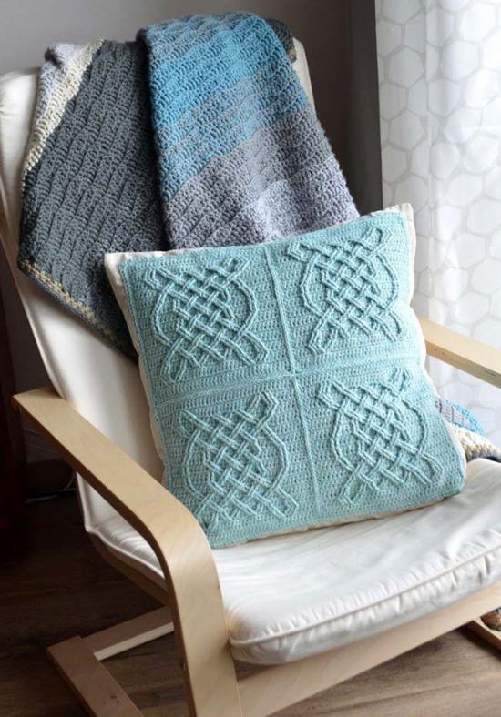 Crochet pillow cover - 39