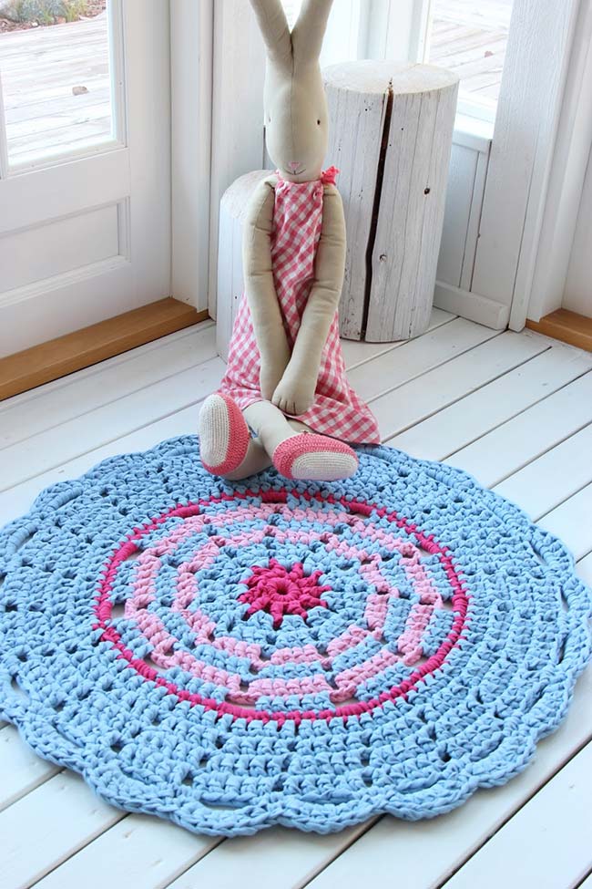 Round crochet rug - 22