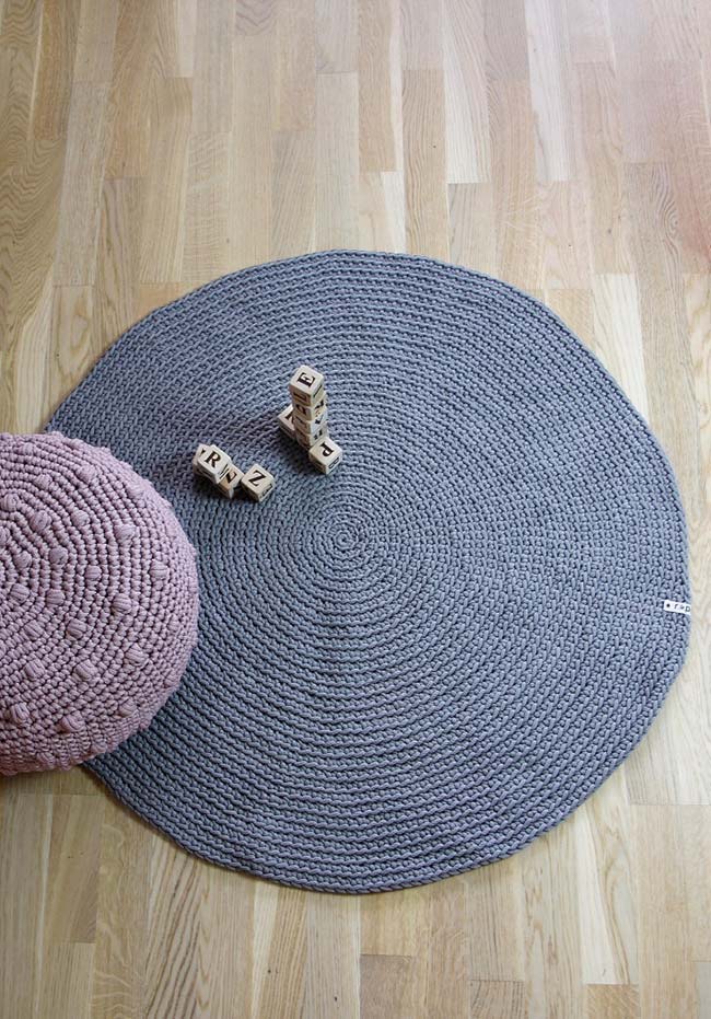 Round crochet rug - 29