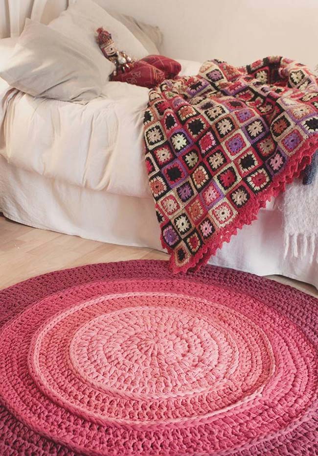 Round crochet rug - 36