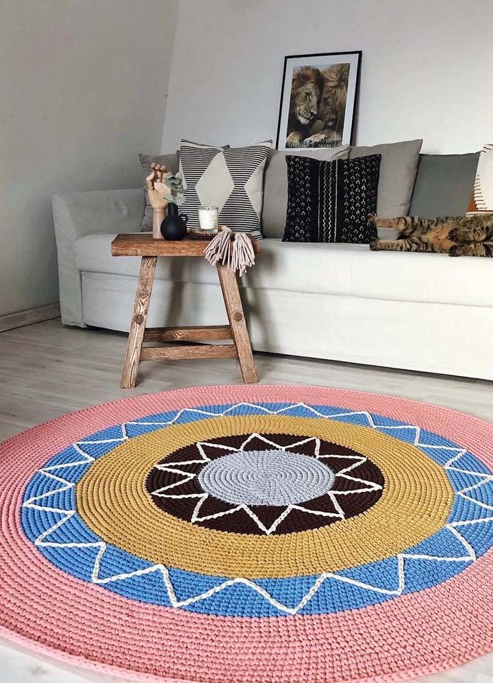 Round crochet rug for living room-038