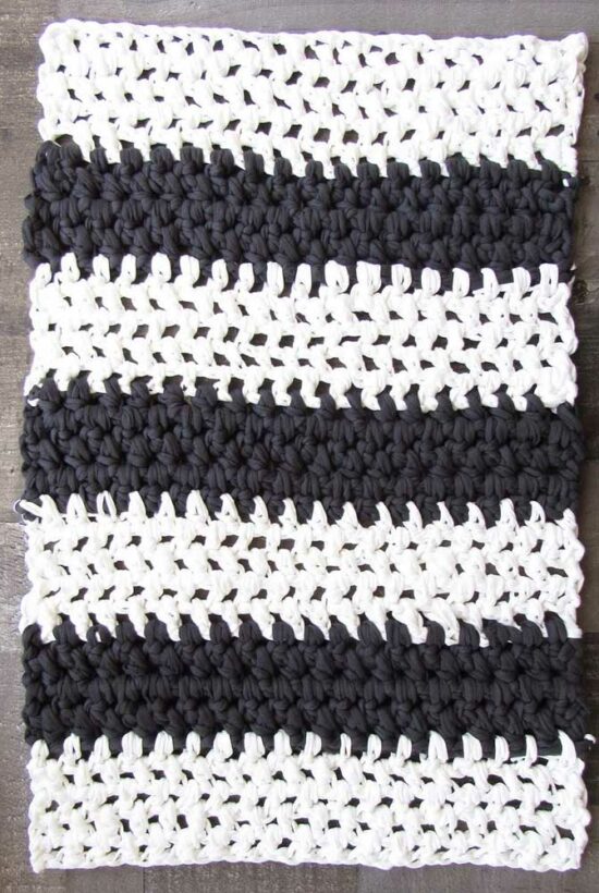 Simple crochet rug - 65