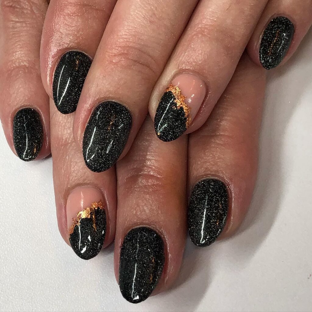 Black Nails with Glitter-016