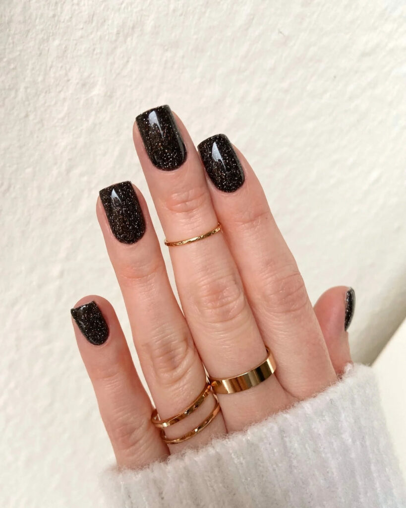 Black Nails with Glitter-023