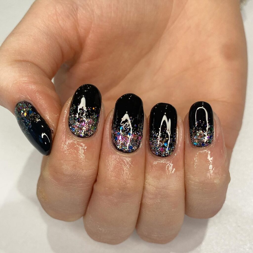 Black Nails with Glitter-08