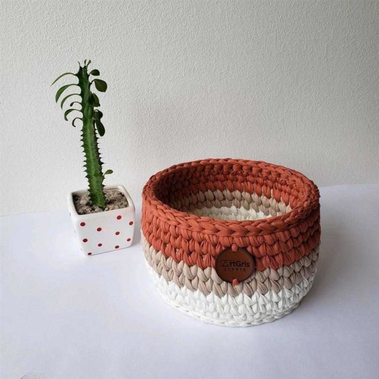Crochet cachepot - 02