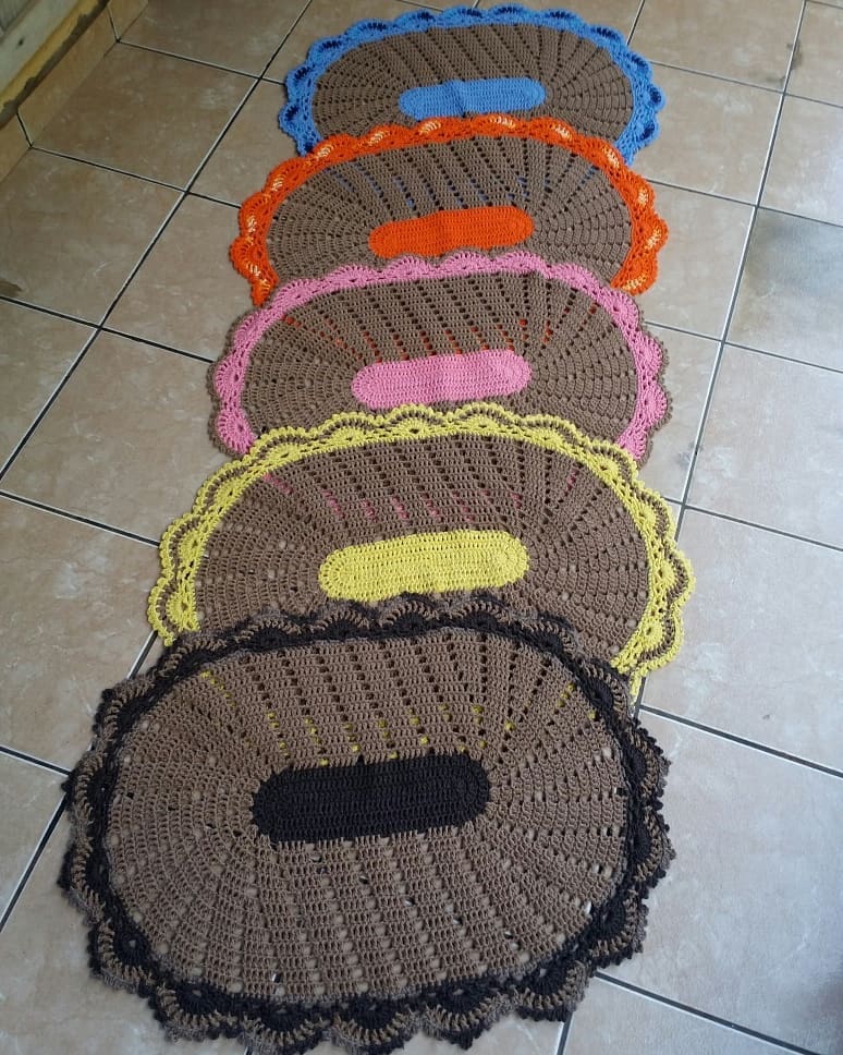 Oval crochet rug - 42