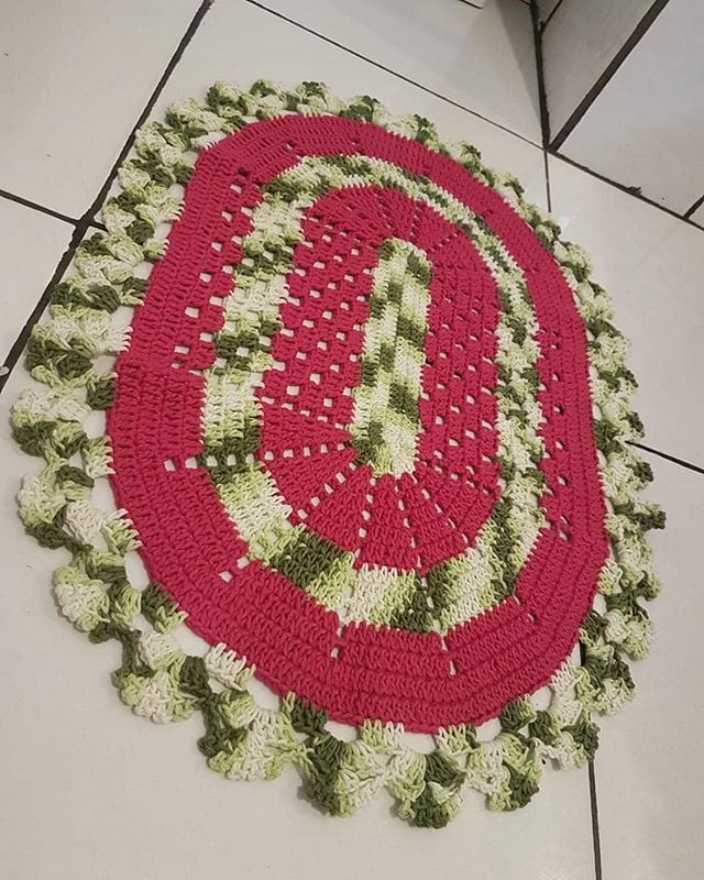 Oval crochet rug - 69