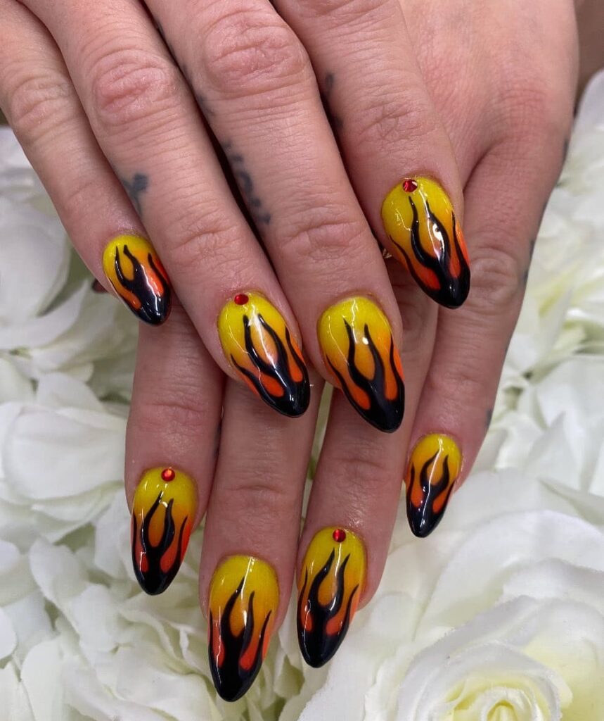 fire nails for powerful nail art-014