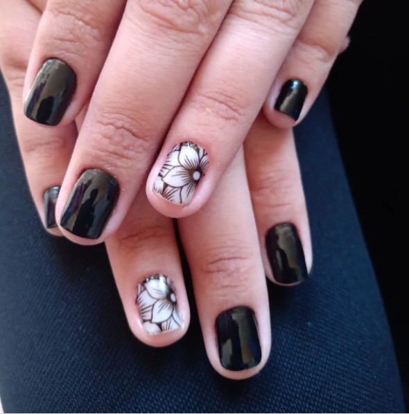 black decorated nails - 03