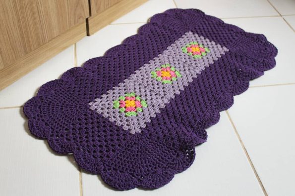 Crochet rug with flowers photos graphics and tutorials for you to make your own - 18
