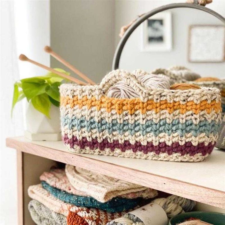 Modern models of crochet baskets to decorate your environment - 07