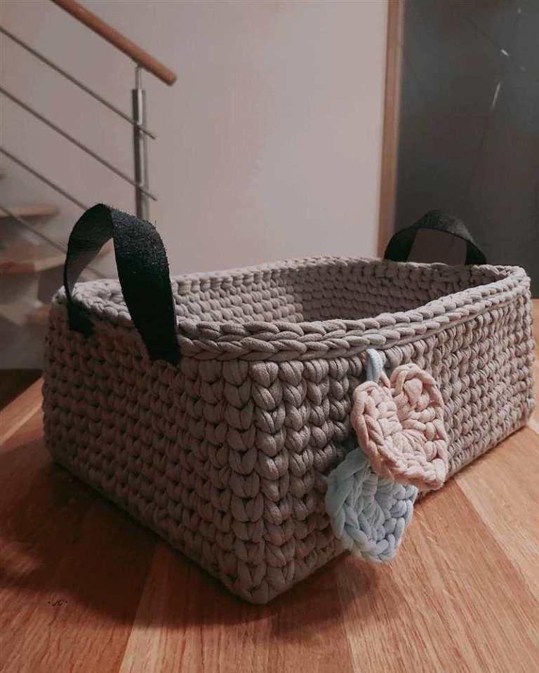 Modern models of crochet baskets to decorate your environment - 16